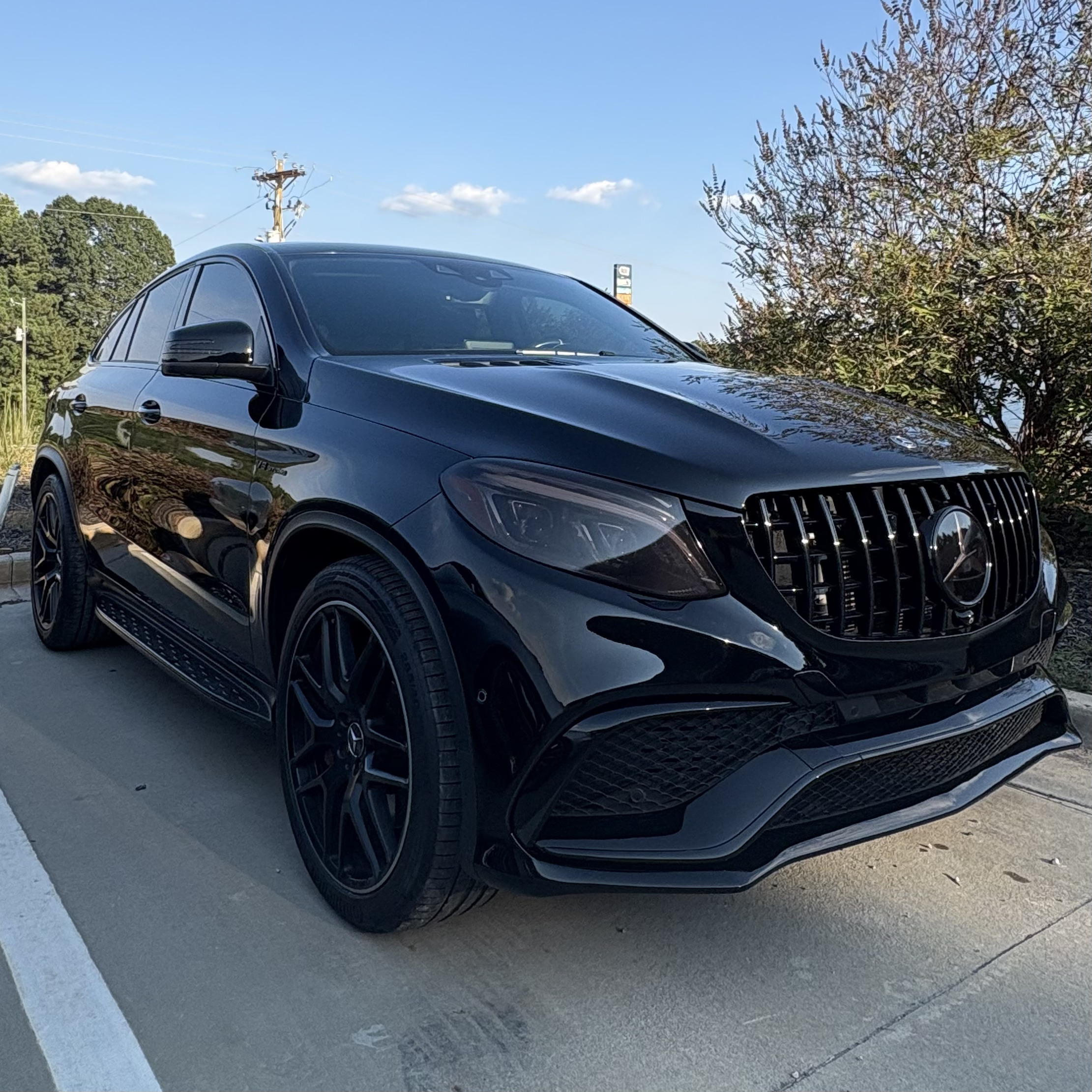 Luxury SUV exterior detail