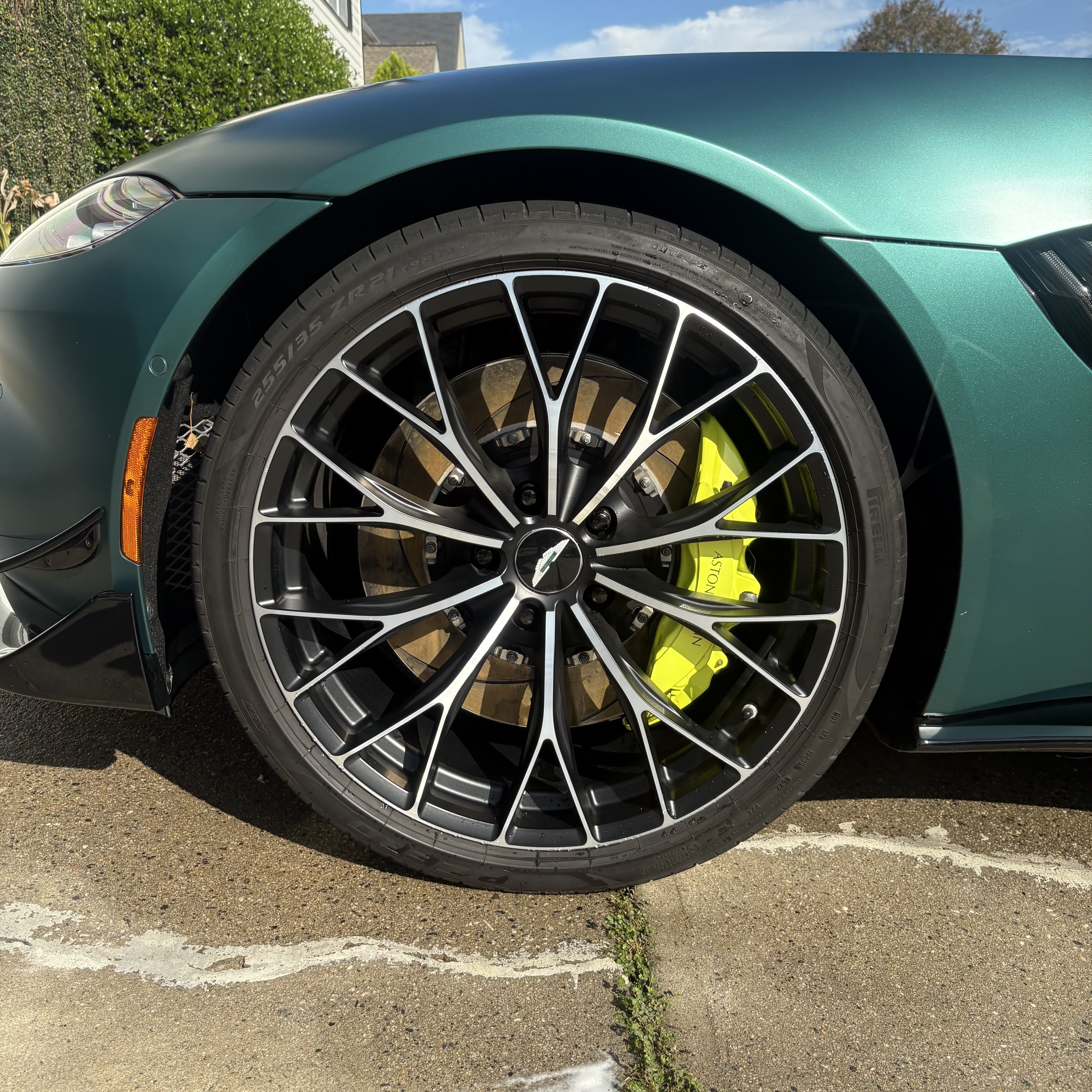 Wheel and tire detail